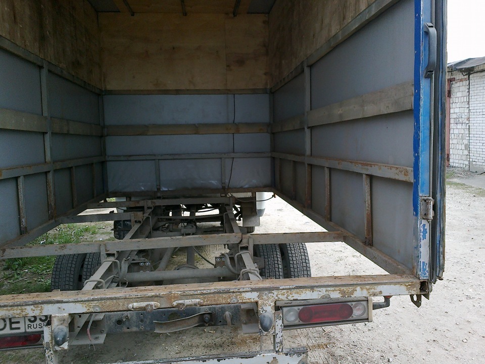 Замена полов в фургоне Ремонт пола в фургоне